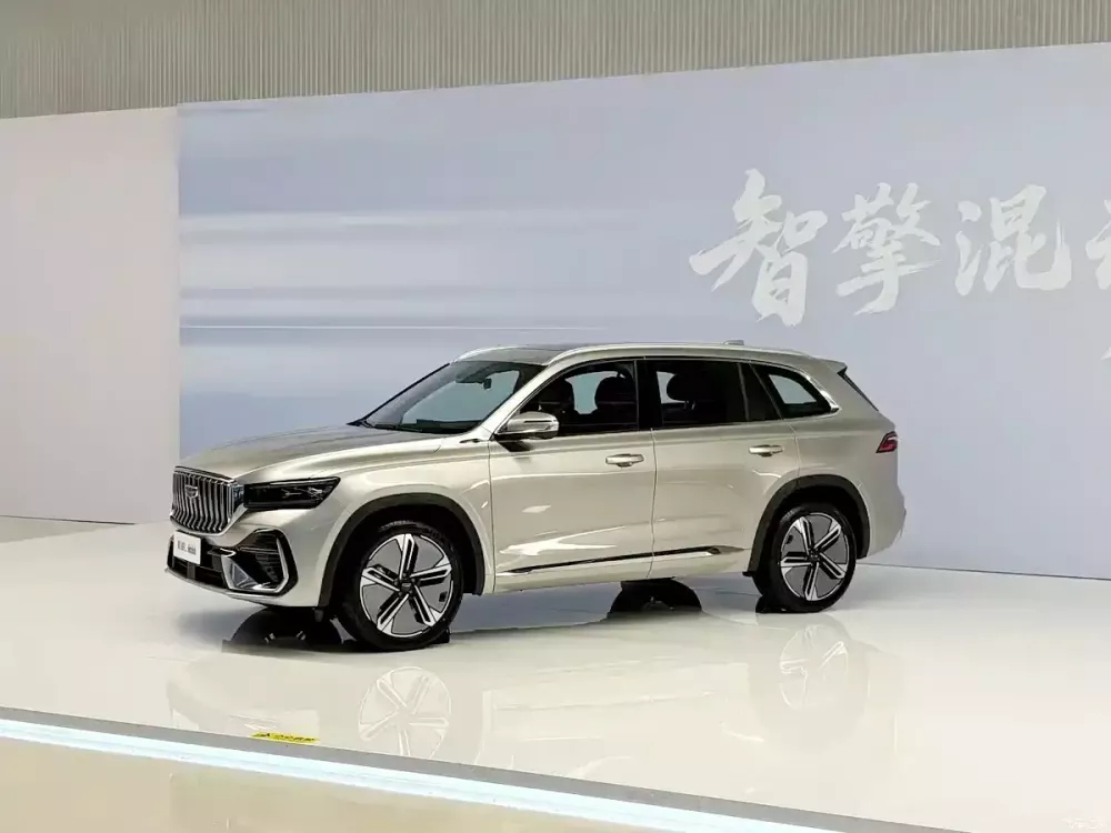 Geely Monjaro i-HEV có giá mở bán từ 520 triệu đồng