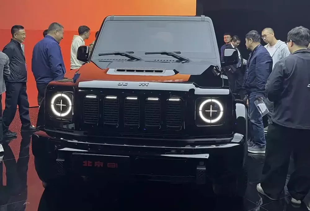 Cận cảnh thiết kế đầu xe của Beijing 81