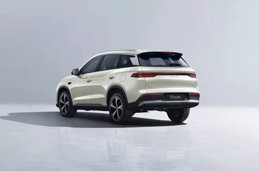 BYD Song Pro DM-i Flying Edition có thể chạy 301 km không cần xăng