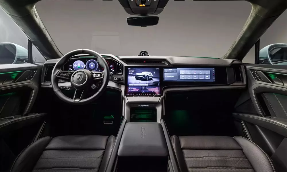 Khoang lái của Porsche Cayenne Electric