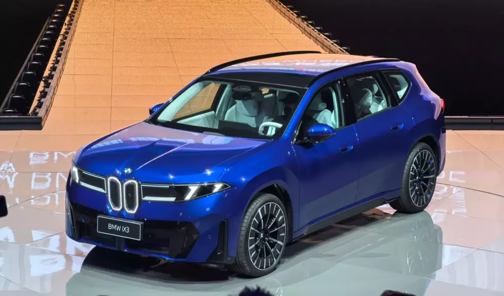 BMW iX3L