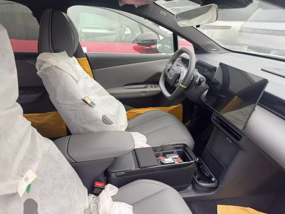 Lynk & Co 02 được trang bị màn hình thông tin giải trí cỡ lớn