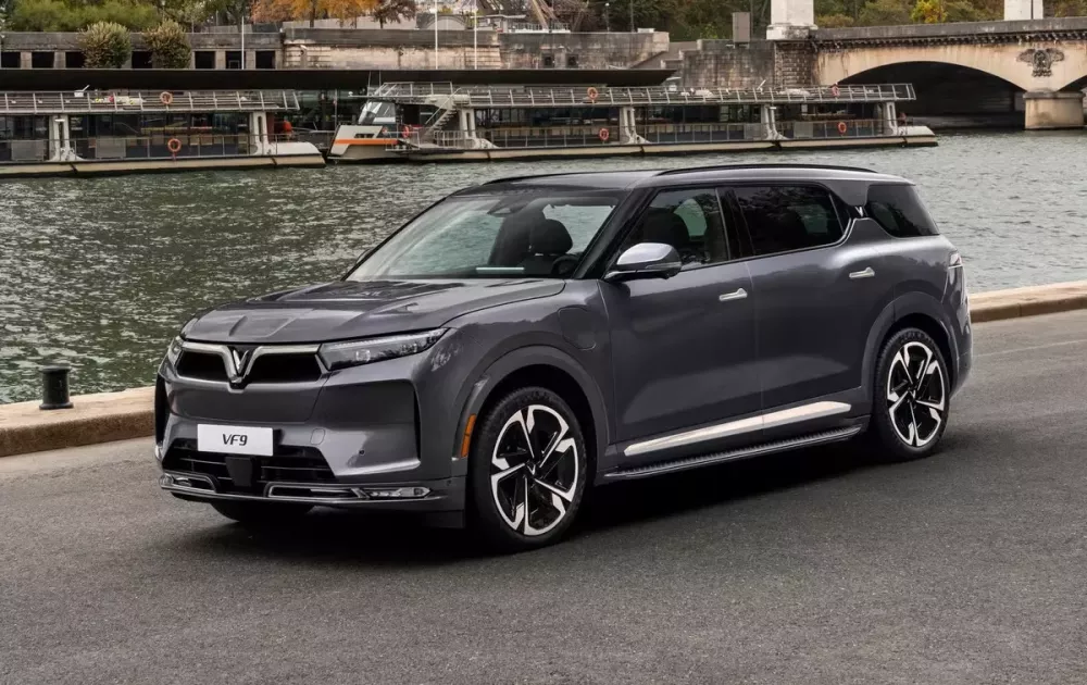Các mẫu xe hybrid mới của VinFast có thể sẽ được phát triển dựa trên cặp đôi SUV điện VF 8 và VF 9