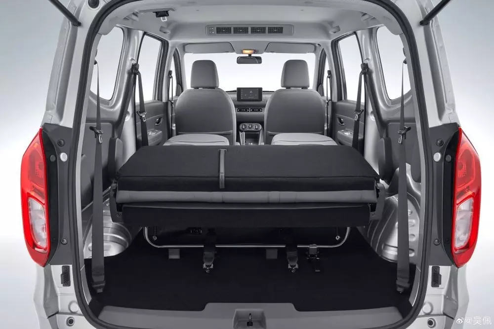 Ghế của Wuling Grango có thể gập xuống để tăng thể tích khoang hành lý