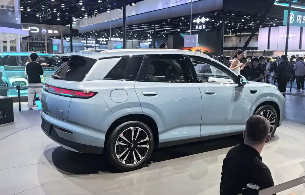 BYD Atto 3 2026 sở hữu tay nắm cửa ẩn 1 nửa mới