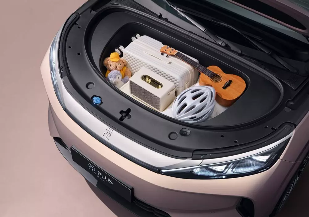 Cốp chứa đồ bên dưới nắp ca-pô của BYD Atto 3 2026