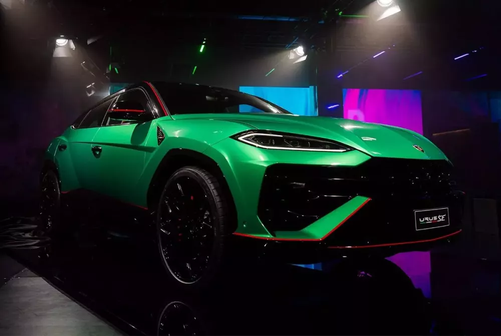 Lamborghini Urus SE Tettonero Capsule màu xanh Verde Mantis