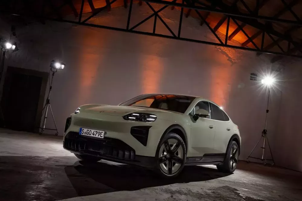 Porsche Cayenne Coupe EV trình làng