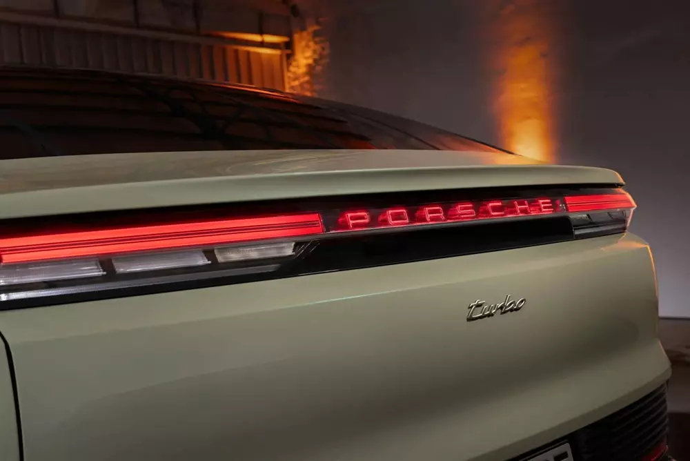 Porsche Cayenne Coupe EV sẽ được bán song song với các phiên bản thuần điện và hybrid