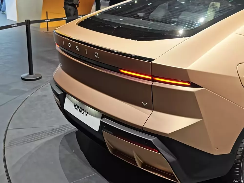 Hyundai Ioniq V hiện mới chỉ là xe concept