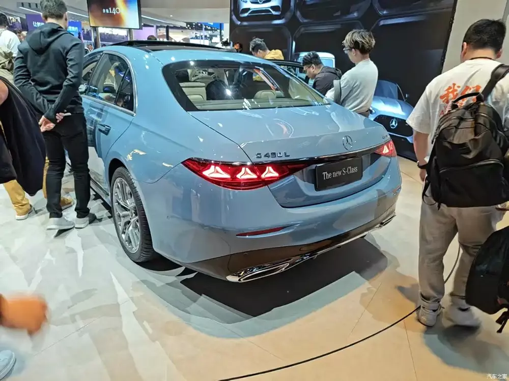 Mercedes-Benz S-Class 2026 có thêm đèn hậu mới