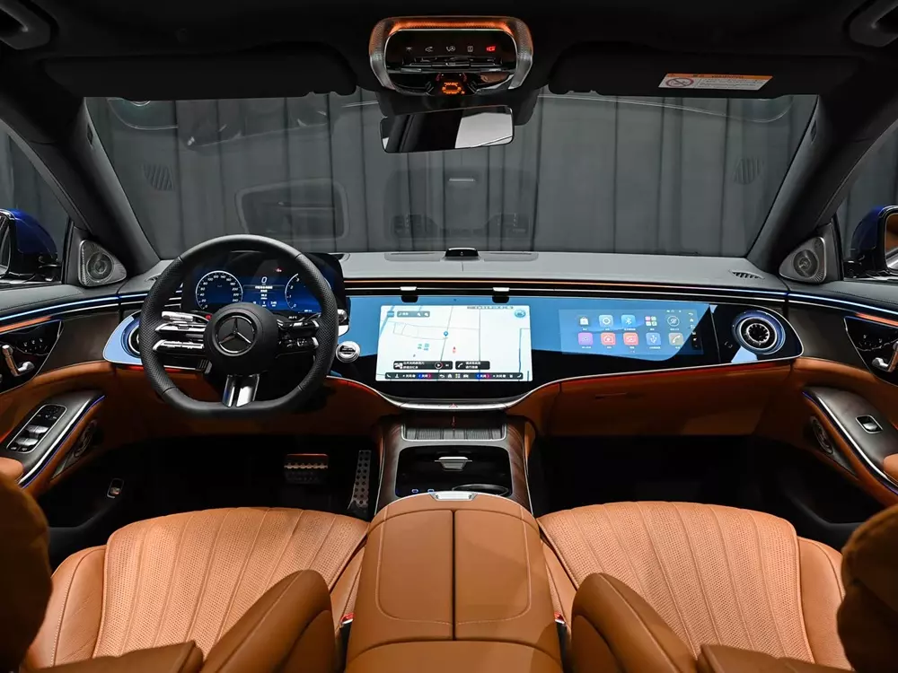 Khoang lái của Mercedes-Benz S-Class 2026