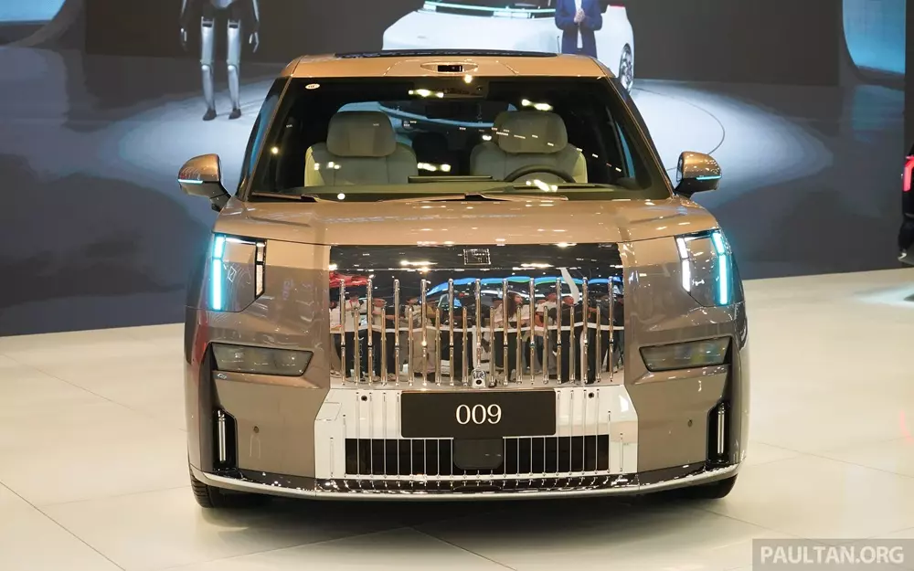 Zeekr 009 2026 giữ nguyên thiết kế cũ