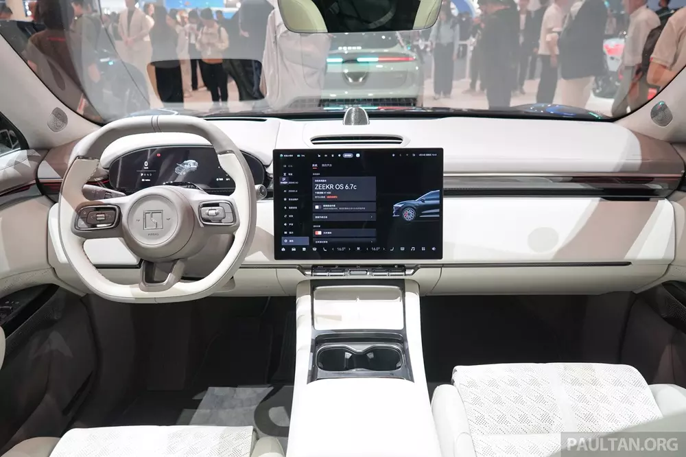 Khoang lái của Zeekr 7X 2026