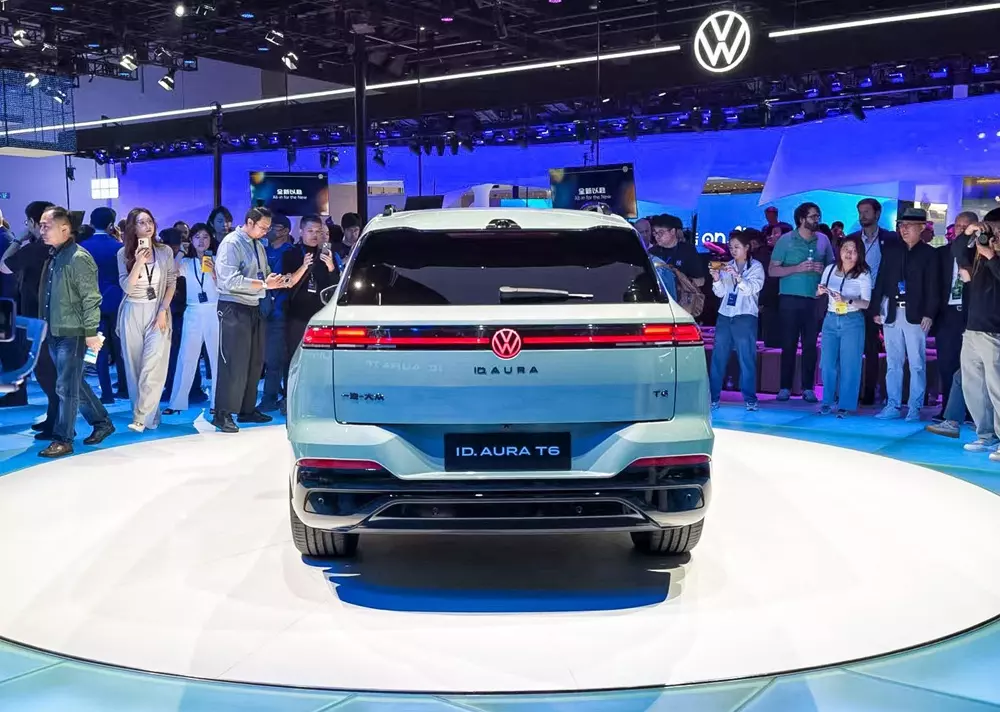 Thiết kế phía sau của Volkswagen ID.AURA T6