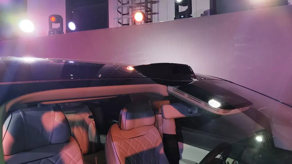 Cảm biến LiDAR trên nóc của BYD Denza D9 2026