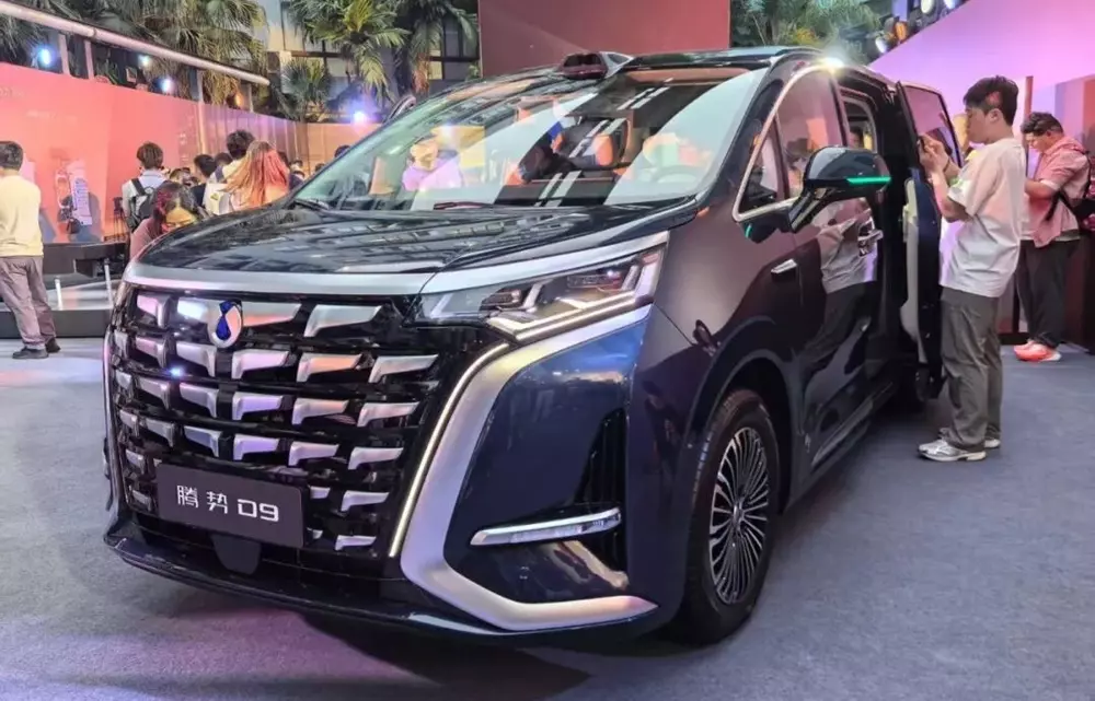 BYD Denza D9 2026 sở hữu khả năng sạc nhanh như chớp