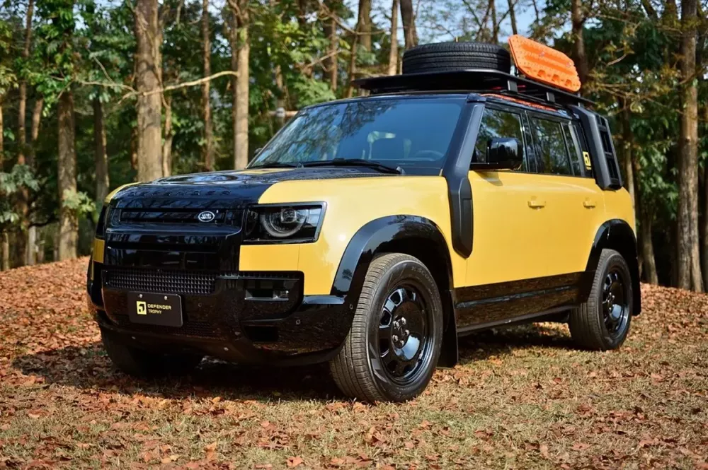 Land Rover Defender 110 Trophy Edition được mở bán tại Việt Nam, giá gần 7,5 tỷ đồng