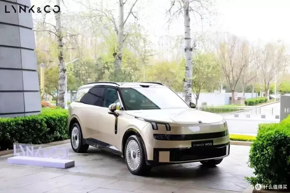 Lynk & Co 900 sắp bán ở Việt Nam có thêm bản 5 chỗ mới với giá rẻ hơn