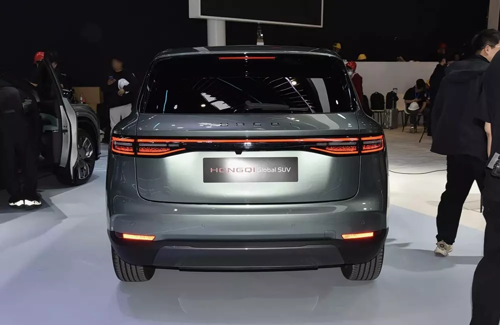 Hongqi Global SUV được trang bị cụm đèn hậu nối liền hai bên