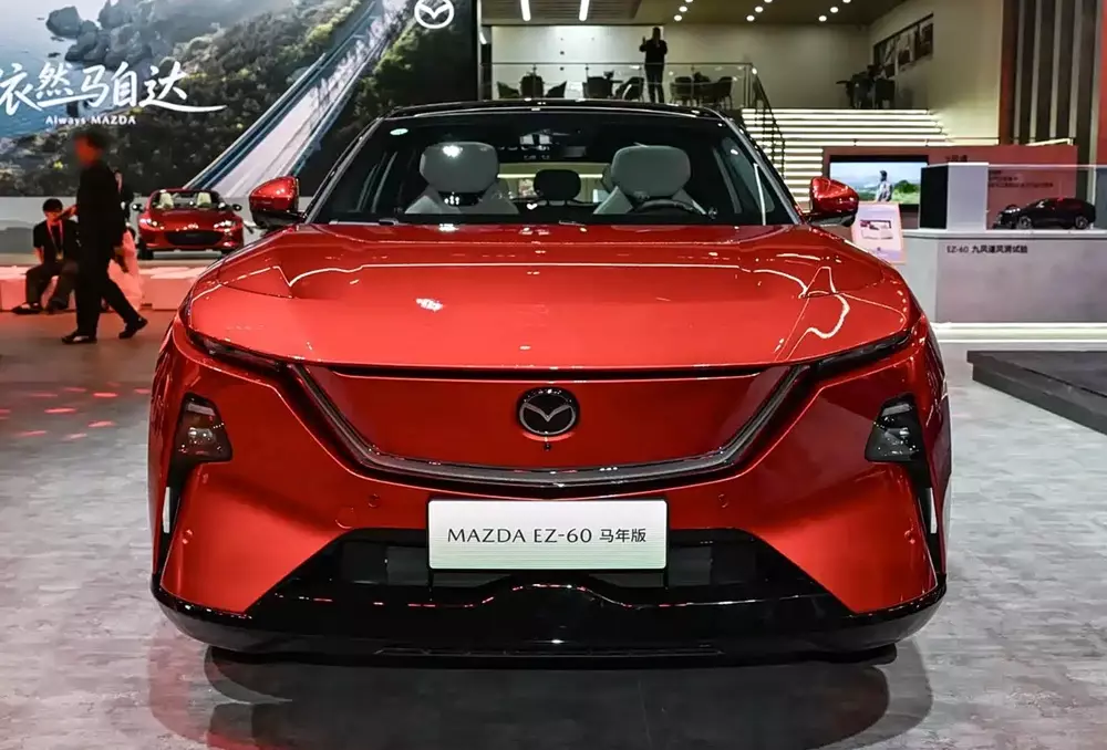 Mazda CX-6e Year of the Horse không thay đổi thiết kế so với bản thường