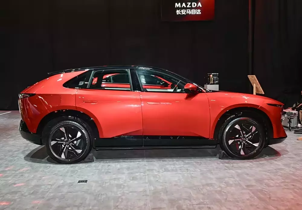 Mazda CX-6e dùng khung gầm của xe Trung Quốc