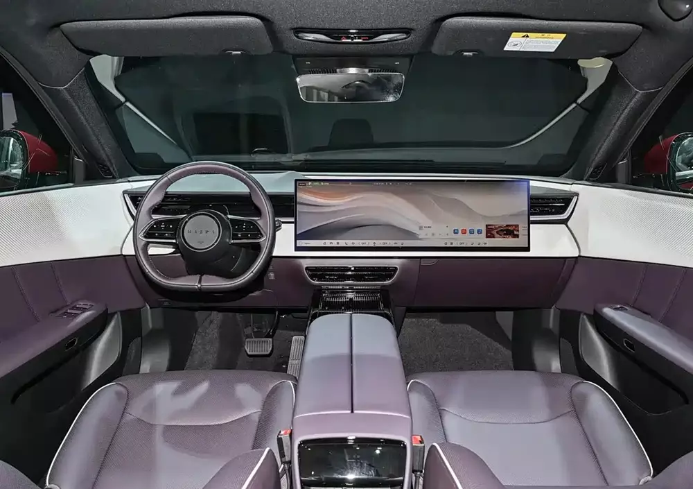 Mazda CX-6e Year of the Horse được trang bị nội thất màu tím mới