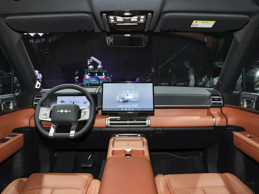 Fang Cheng Bao Ti7 EV có thể trang bị tối đa 7 màn hình trong xe