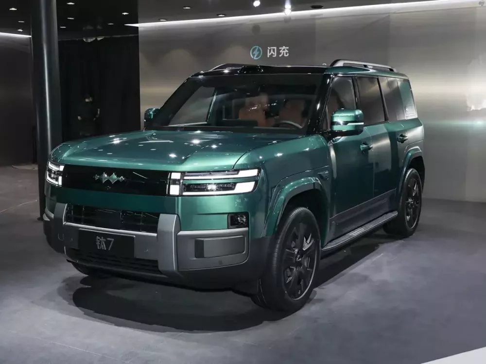 BYD ra mắt mẫu SUV hạng trung Fang Cheng Bao Ti7 EV tại Trung Quốc