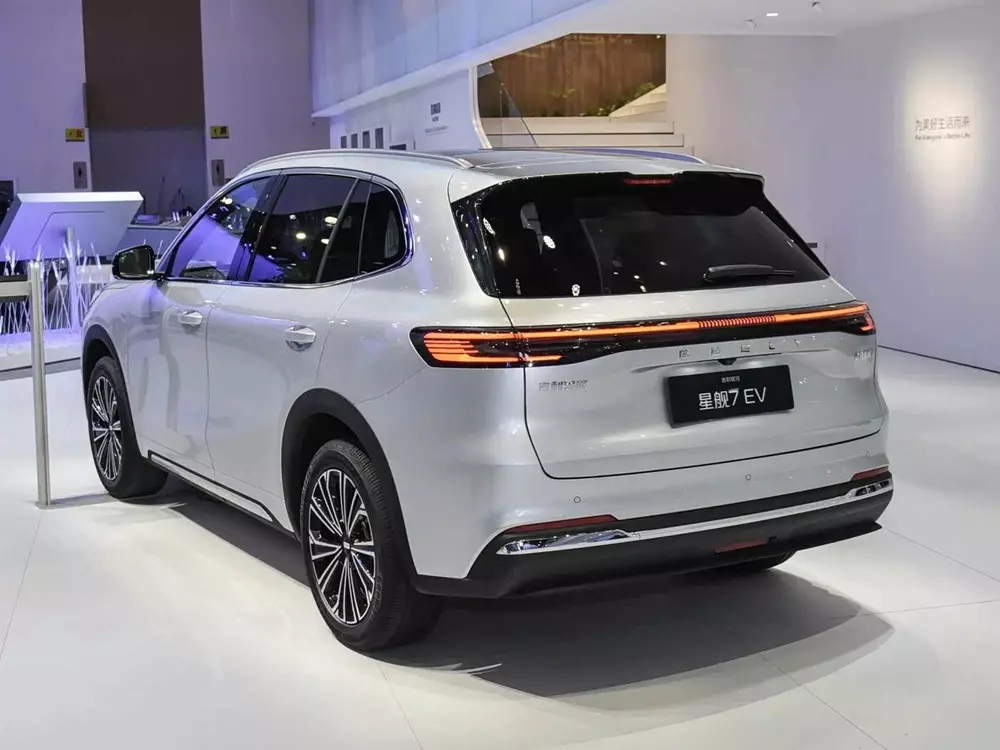 Geely Galaxy Starship 7 EV sở hữu phạm vi hoạt động 605 km