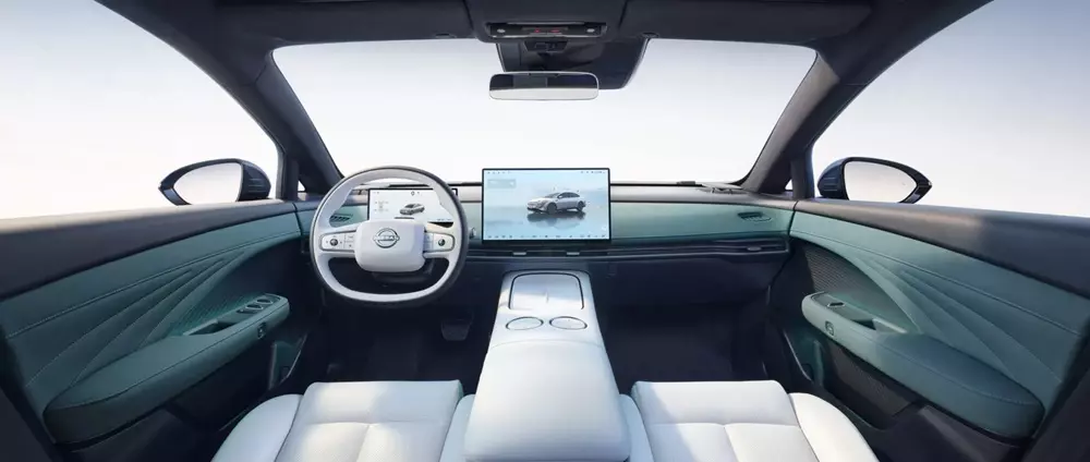 Nội thất khá hiện đại và tiện nghi của Nissan N7