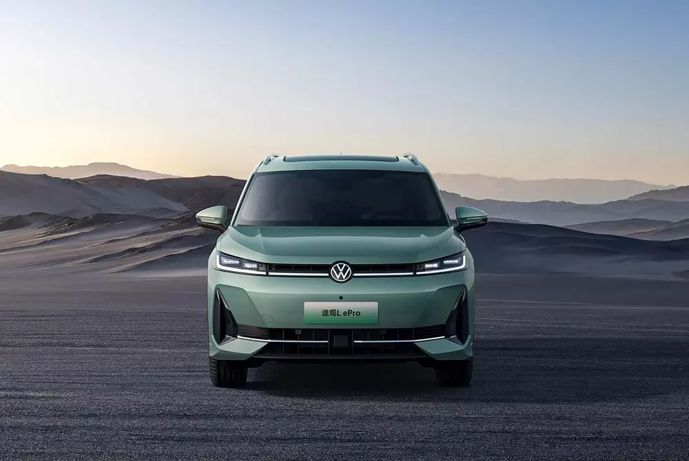 Volkswagen Tiguan L ePro khi nhìn trực diện