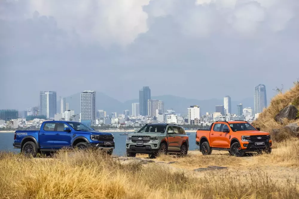 Ford Việt Nam tăng sức hút cho bộ đôi ăn khách Ranger và Everest bằng phiên bản mới với động cơ xăng mạnh mẽ hơn