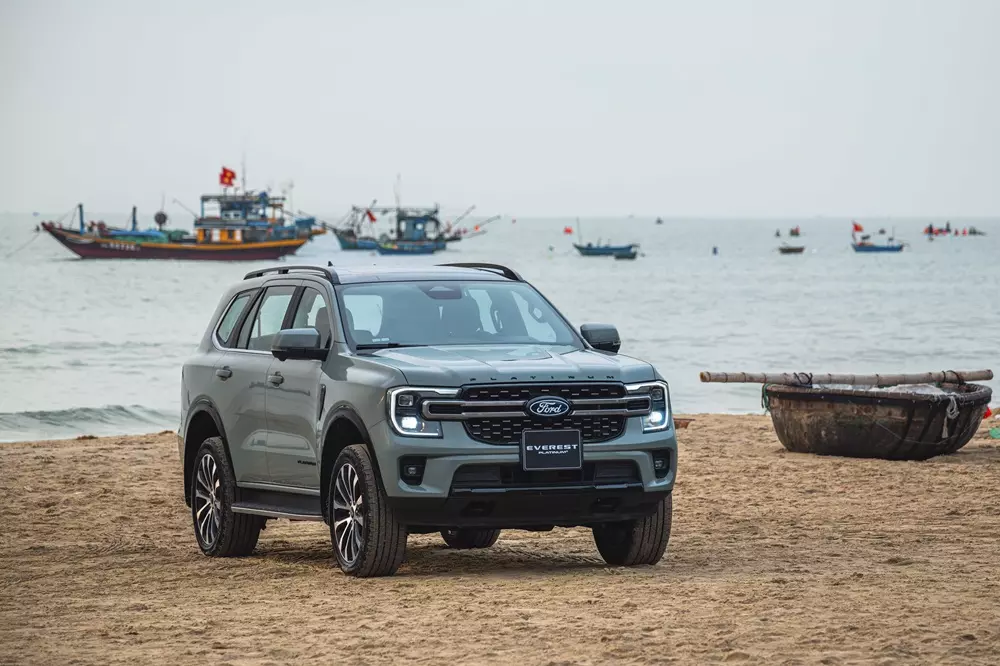 Thiết kế ngoại thất luôn là thế mạnh của dòng xe Ford Everest