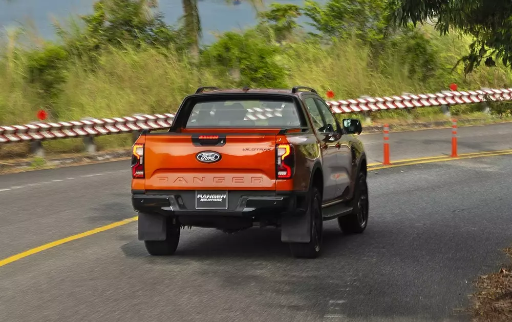Ford Ranger Wildtrak V6 3.0L sẽ được bán ra vào tháng 7 năm nay