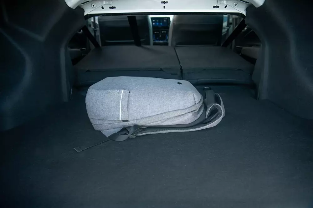 Khoang hành lý rộng rãi trên Toyota Vios.