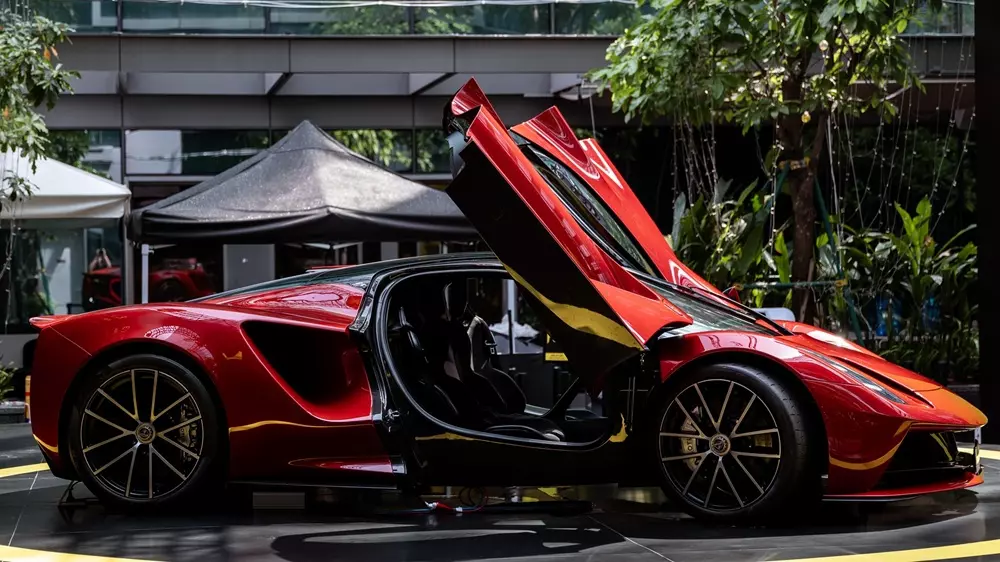 Lotus Evija là xe điện mang phong cách xe đua.