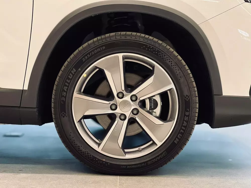 Bộ mâm 19 inch của Geely Okavango 