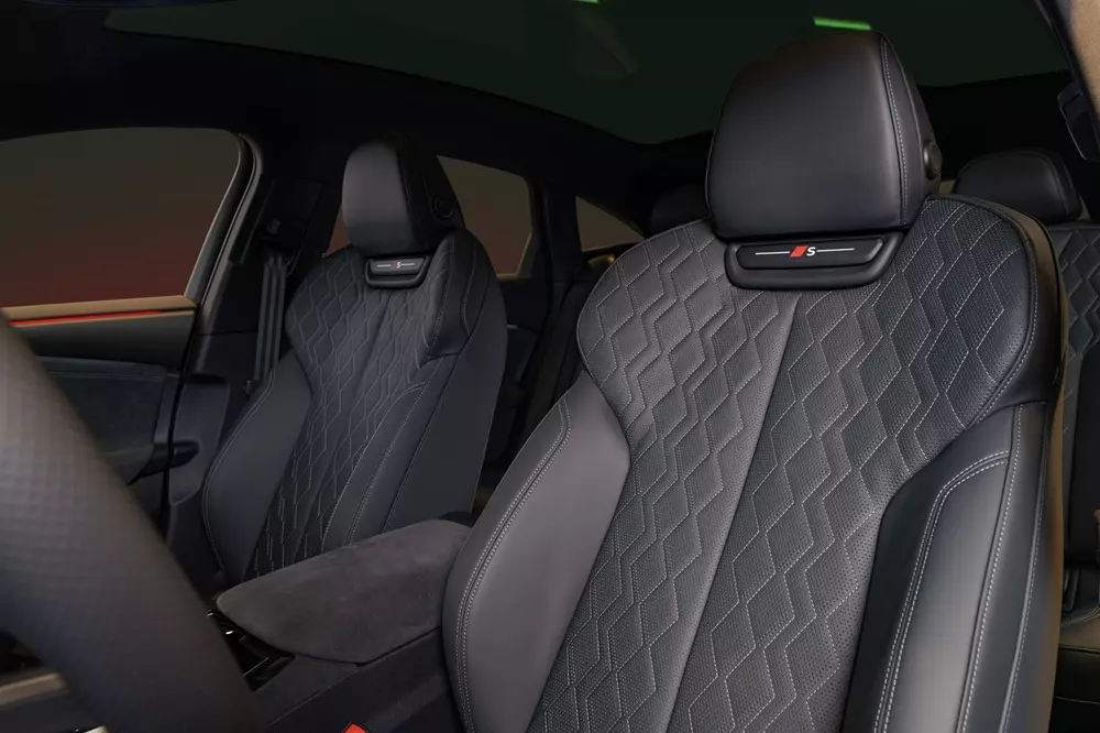H&agrave;ng ghế trước của Audi S6 Sportback e-tron 