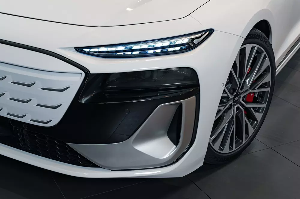 Cụm đ&egrave;n sắc sảo của Audi S6 Sportback e-tron 