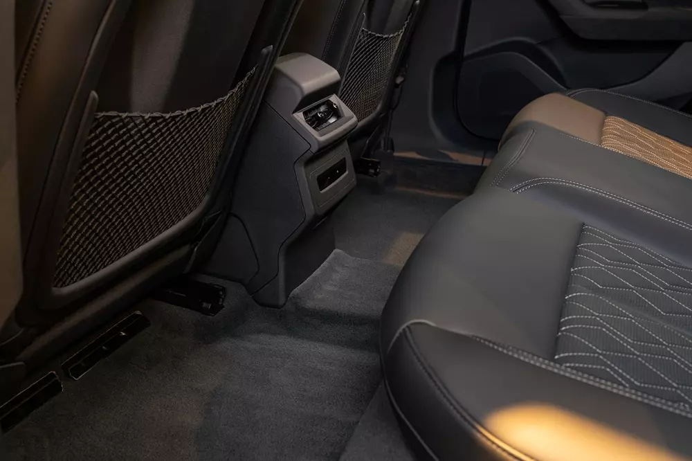 H&agrave;ng ghế sau của Audi S6 Sportback e-tron 