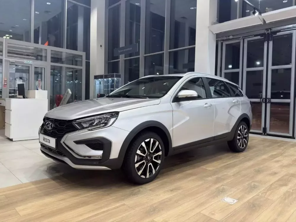 Lada Vesta SW Cross ở Việt Nam dùng động cơ xăng 1.8L Lada Vesta SW Cross ở Việt Nam dùng động cơ xăng 1.8L
