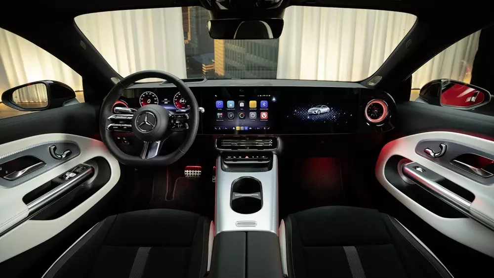 Khoang lái của Mercedes-Benz CLA