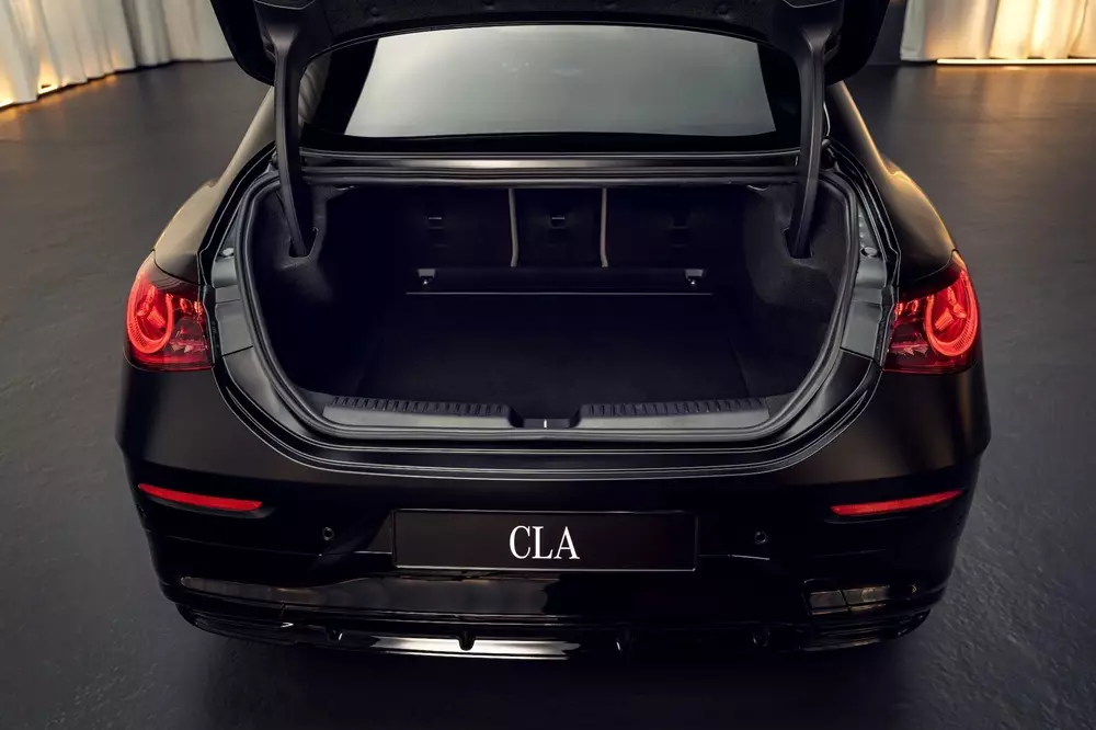 Cốp sau của Mercedes-Benz CLA