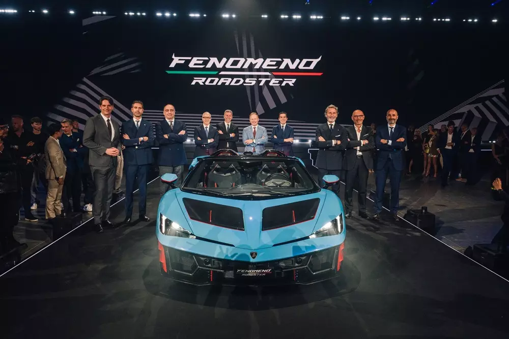 Lamborghini Fenomeno Roadster ra mắt với tư cách siêu xe mui trần nhanh nhất của hãng