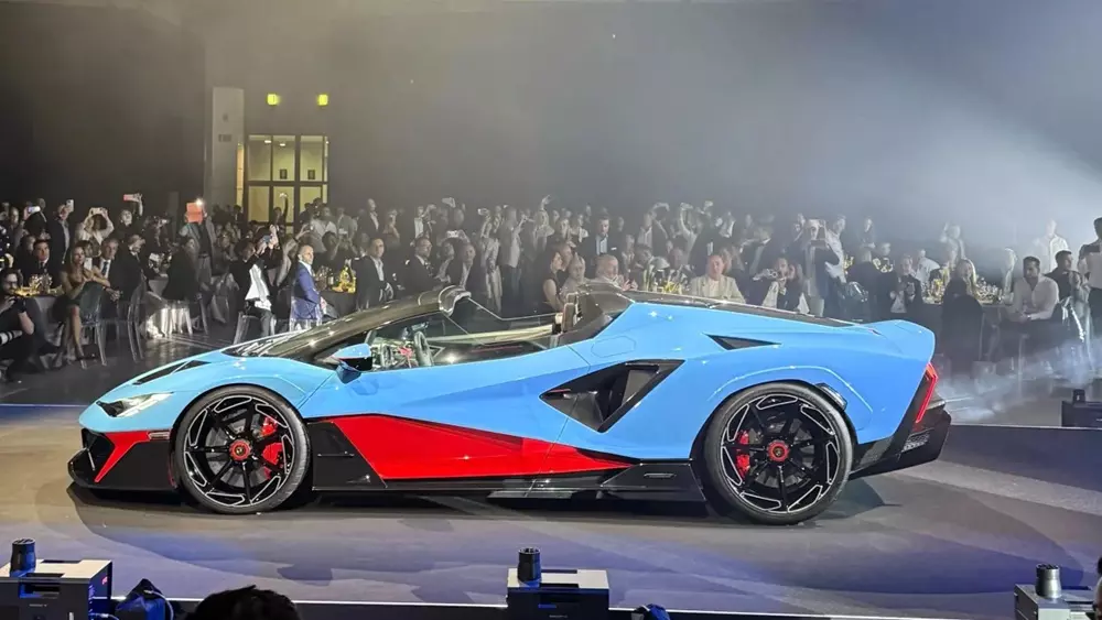 Lamborghini Fenomeno Roadster dùng mâm 21 inch trước và 22 inch sau