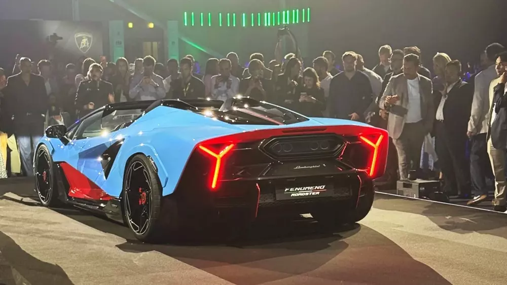 Thiết kế phía sau của Lamborghini Fenomeno Roadster