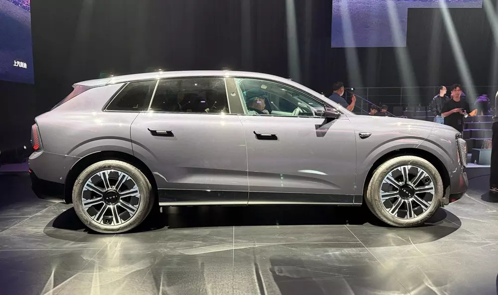 SUV hạng sang AUDI E7X có kích thước lớn hơn Q7 nhưng rẻ hơn cả Q3 SUV hạng sang AUDI E7X có kích thước lớn hơn Q7 nhưng rẻ hơn cả Q3