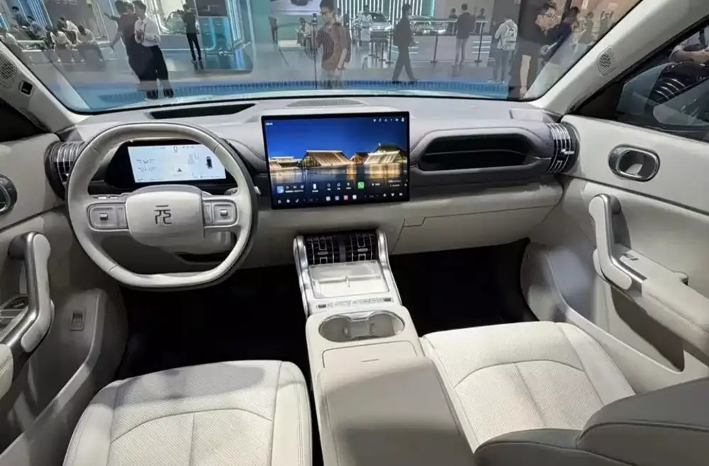 Khoang lái của BYD Atto 3 2026