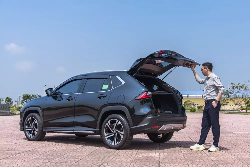 Khách hàng “nhẹ ví” mỗi lần đi bảo dưỡng Yaris Cross HEV.